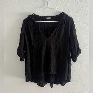 Black short sleeve blouse